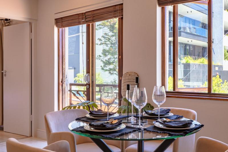 1 Bedroom Property for Sale in Sea Point Western Cape